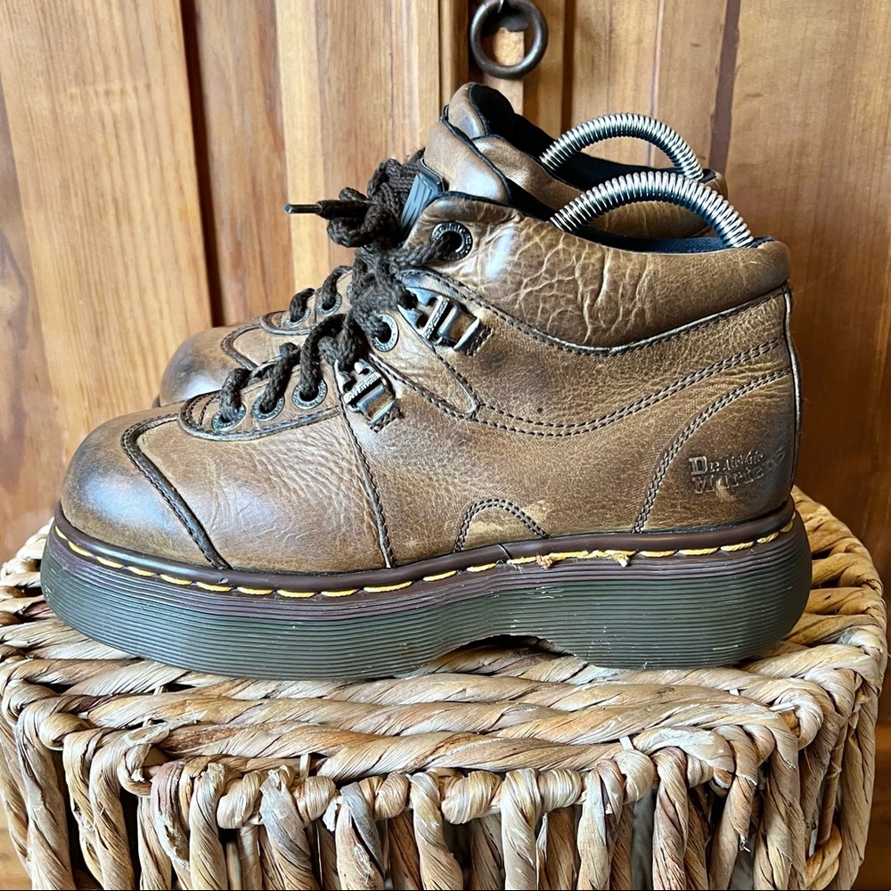 Dr. Martens Vintage Made In England 8547 Chunky Tan Boots Size 6